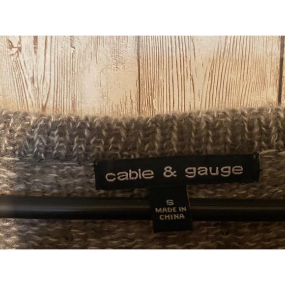 Women's Gray Cable & Gauge Fuzzy Black Rosette Sweater Size Small - Picture 8 of 9